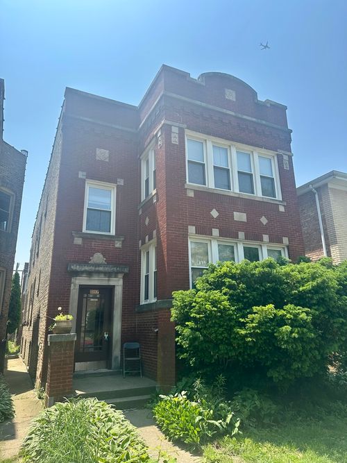 2527 W Argyle St, Chicago, IL, 60625-8543 | Card Image