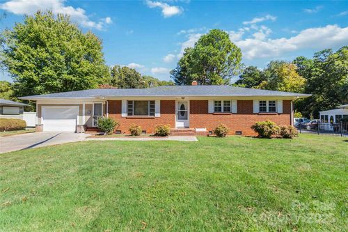 2033 Kimway Dr, Matthews, NC, 28105-4009 | Card Image