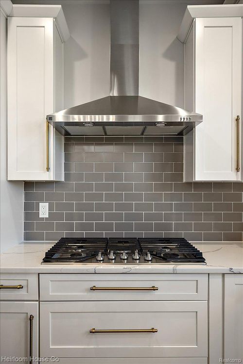 23956 Seminole Ct, Novi, MI, 48375-3903 | Card Image