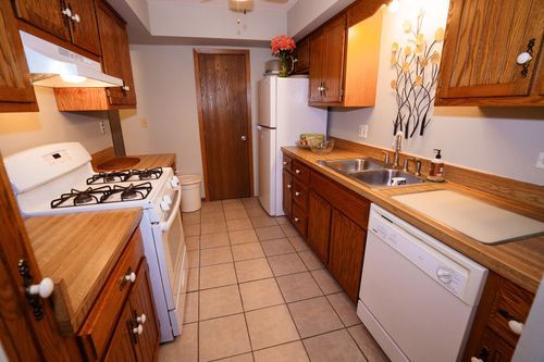 601 S Raven Rd, Shorewood, IL, 60404-9105 | Card Image