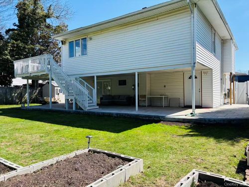 21 Keats Ct, Bethpage, NY, 11714-5809 | Card Image