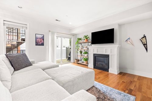 3-180 Gold St, Boston, MA, 02127-4588 | Card Image