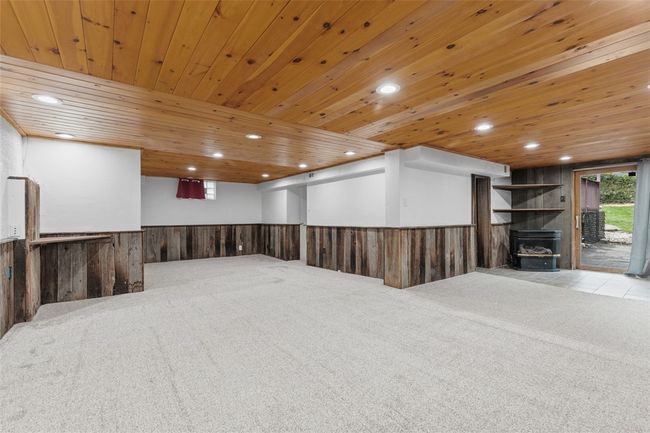 Huge finished basement | Image 34