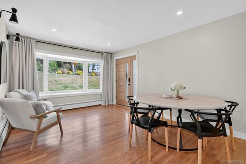 152 Old Post Rd, Croton-On-Hudson, NY, 10520-1932 | Card Image