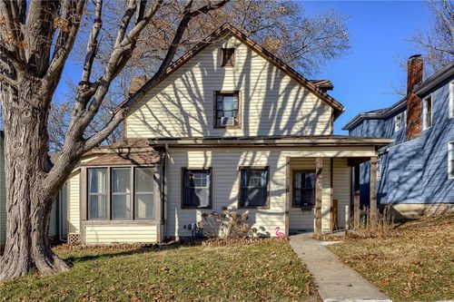 706 Chestnut Street, Leavenworth, KS, 66048 | Card Image