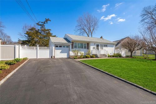 169 Charter Oaks Ave, Brentwood, NY, 11717-5902 | Card Image