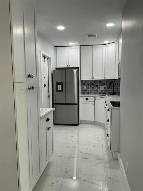 211-a-649 W Oakland Park Blvd, Wilton Manors, FL, 33311-1791 | Card Image