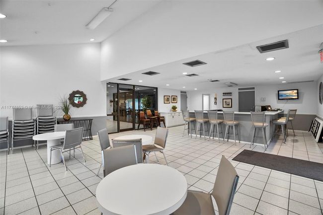 APT-222B - 2313 S Cypress Bend Dr, Condo with 2 bedrooms, 2 bathrooms and null parking in Pompano Beach FL | Image 18