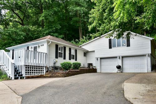 513 E Lake Blvd, Winona, MN, 55987-5318 | Card Image