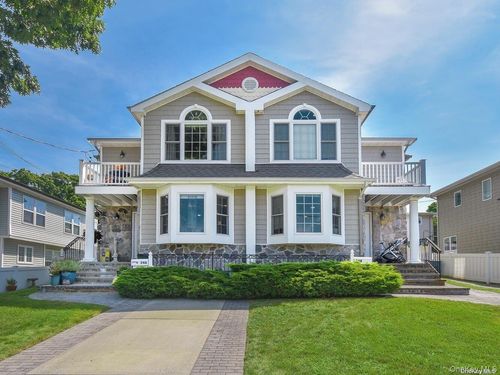a-24 Sintsink Drive W, North Hempstead, NY, 11050 | Card Image