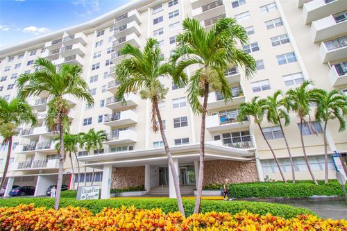 apt-702-401 Golden Isles Dr, Hallandale Beach, FL, 33009-7518 | Card Image