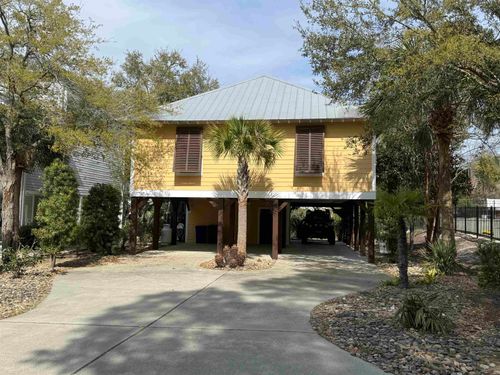 1708 25th Ave N, North Myrtle Beach, SC, 29582-6104 | Card Image
