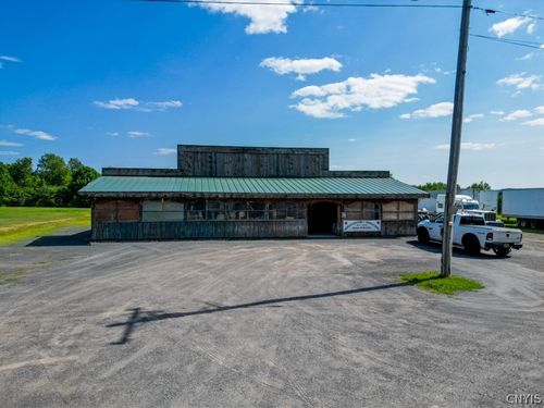 880 Newport Gray Rd, Newport, NY, 13416-2827 | Card Image