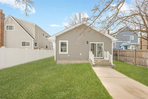 58 Remsen Ave, Hempstead, NY, 11550-1807 | Card Image