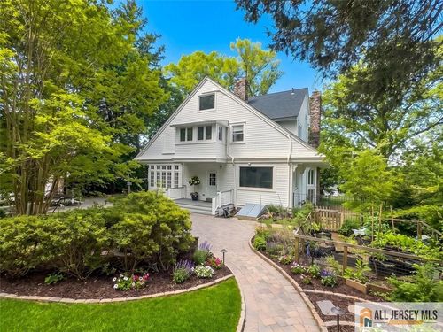 56 Oak Ave, Metuchen, NJ, 08840-1530 | Card Image