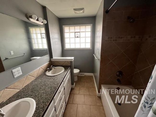 1818 E Terry St, House other with 6 bedrooms, 2 bathrooms and 4 parking in Pocatello ID | Image 18