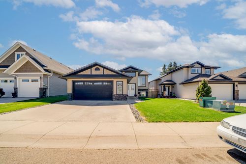 20 Heartland Crescent, Penhold, AB, T0M1R0 | Card Image