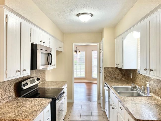 kitchen | Image 11