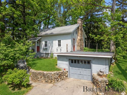 3745 Reeds Lake Boulevard Se, Grand Rapids, MI, 49506 | Card Image