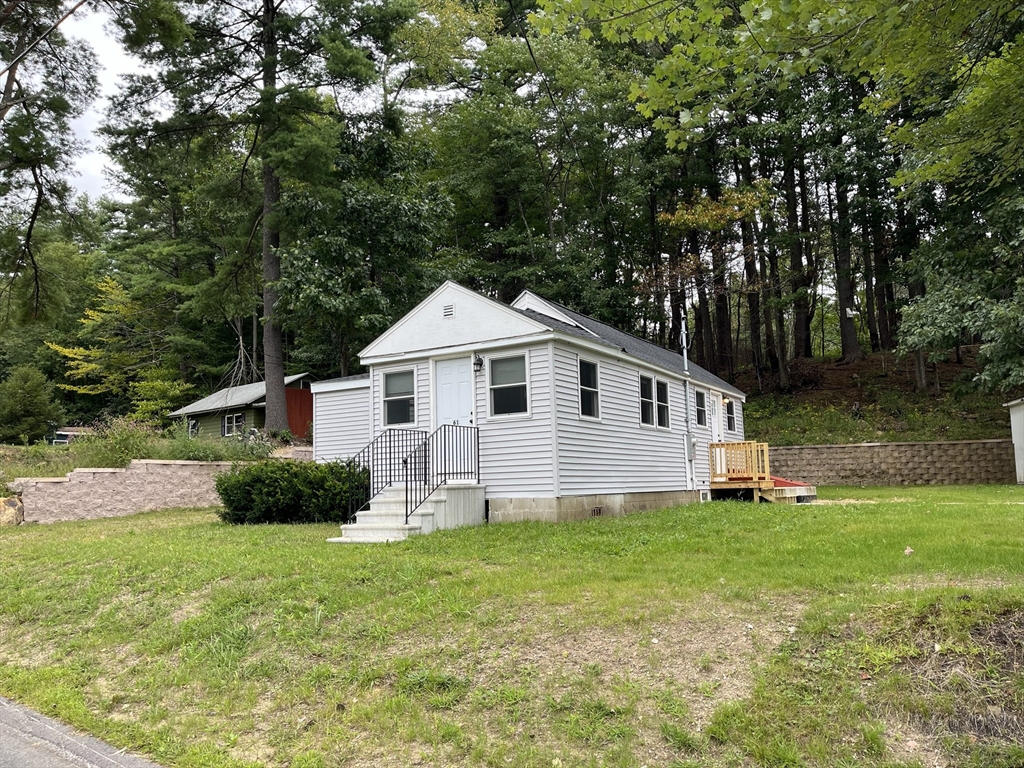 Acadia Rd, Gardner, MA 01440