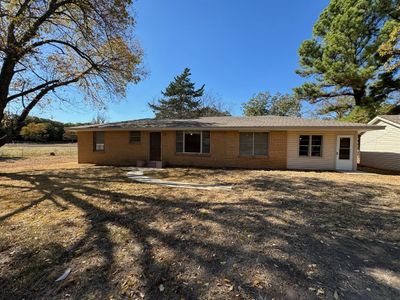 Front view of house | Image 1