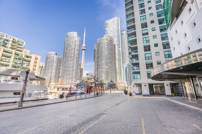 2002 - 99 Harbour Sq, Condo with 2 bedrooms, 2 bathrooms and 1 parking in Toronto ON | Image 4