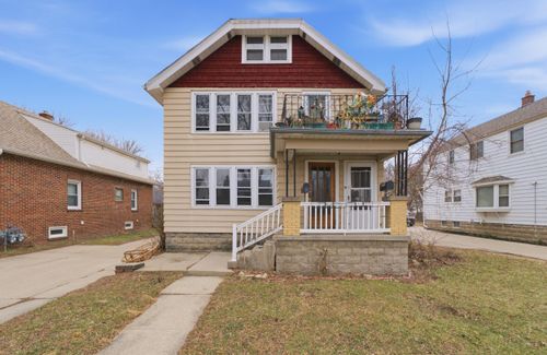 2225 S 82nd St, WEST ALLIS, WI, 53219-1733 | Card Image