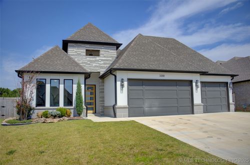 3200 W Tucson Ct, Broken Arrow, OK, 74011-1943 | Card Image