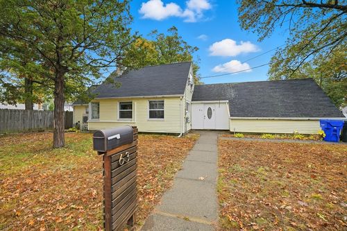 63 Peer St, Springfield, MA, 01109-2247 | Card Image