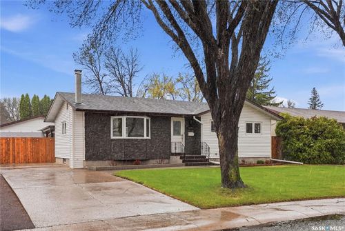 1646 East Hts, Saskatoon, SK, S7J3B7 | Card Image