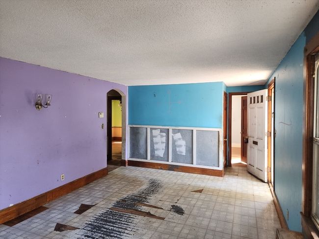 97 Parallel St, House other with 4 bedrooms, 1 bathrooms and 2 parking in Springfield MA | Image 10