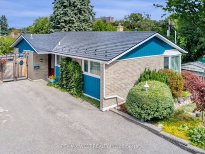 254 Confederation Dr, House other with 3 bedrooms, 2 bathrooms and 3 parking in Scarborough ON | Image 1