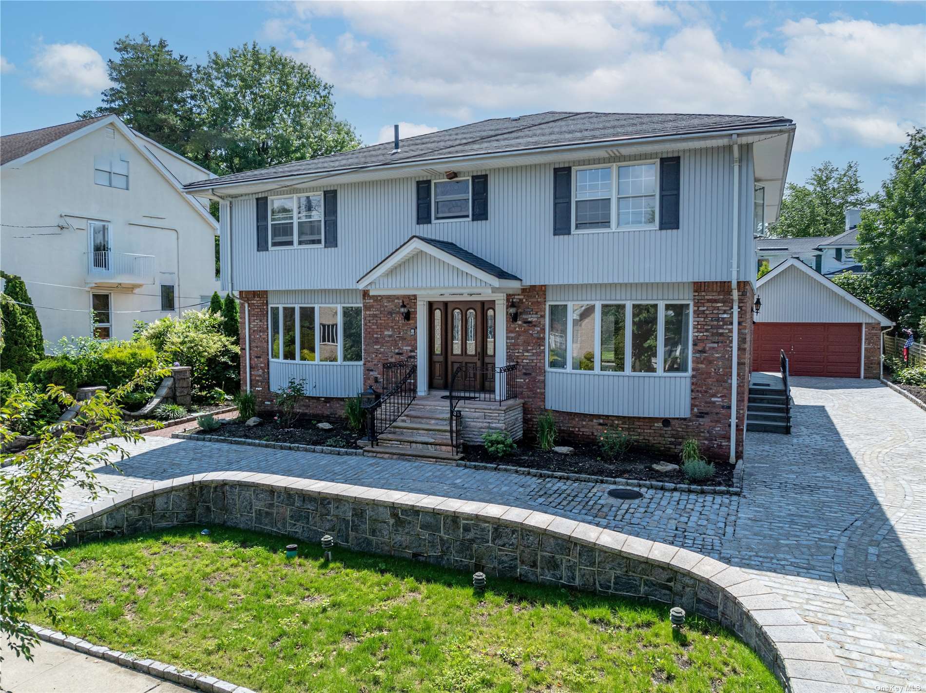 Hollywood Ave, Little Neck, NY 11363