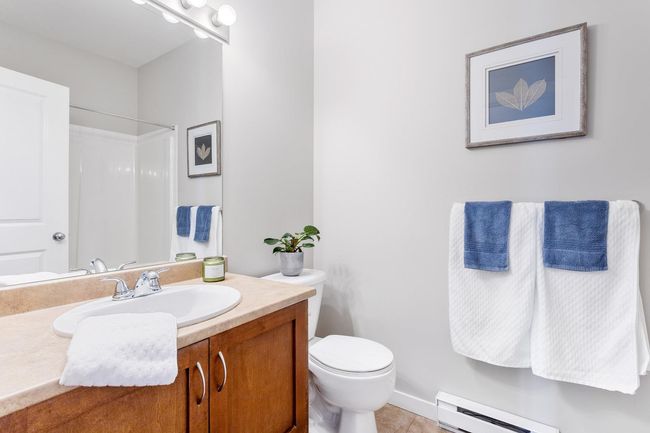 Full bath with a shower and tub combination. | Image 32