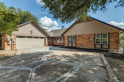 8725 Hidden Hill Dr, Fort Worth, TX, 76179-2943 | Card Image