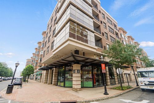 20 Ave At Port Imperial, West New York, NJ, 07093-8417 | Card Image