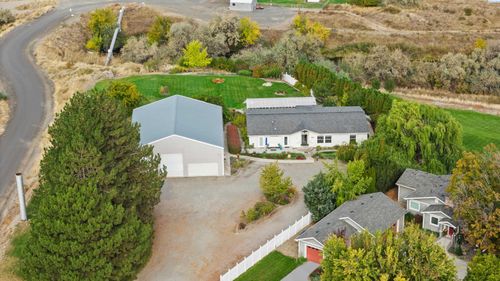 50 Pumping Plant Rd, Burbank, WA, 99323-9671 | Card Image
