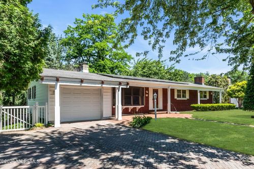 39 Court Dr, Shrewsbury, NJ, 07702-4402 | Card Image