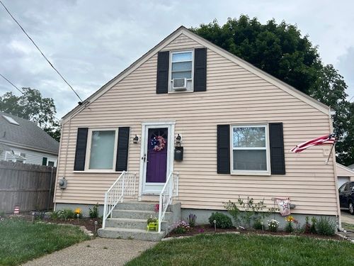 84 Greeley Street, Pawtucket, RI, 02861 | Card Image