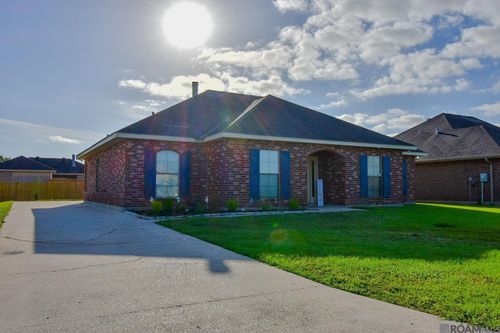 121 Therease Drive, Vacherie, LA, 70090 | Card Image