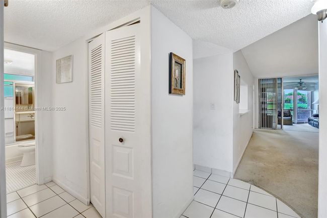 APT-101 - 9510 Seagrape Dr, Condo with 3 bedrooms, 2 bathrooms and null parking in Davie FL | Image 5