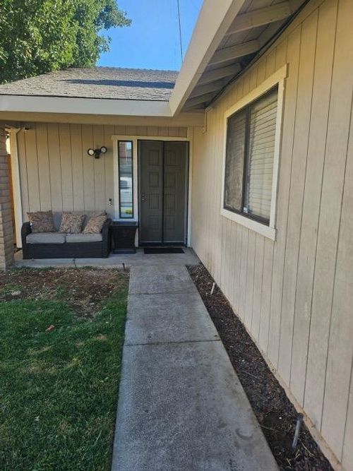 1677 Vallarta Cir, Sacramento, CA, 95834-2116 | Card Image