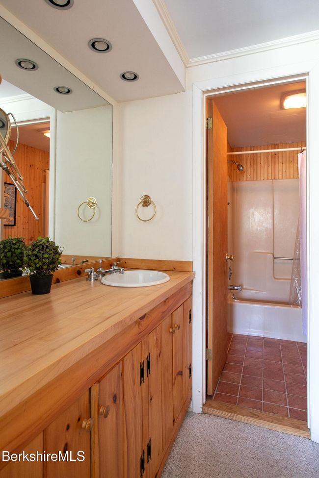 2nd primary bedroom en suite bathroom | Image 21