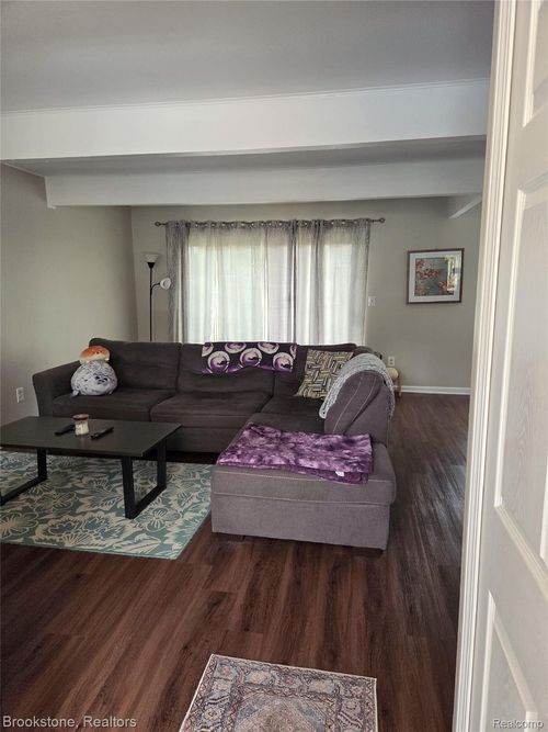 114-37439 Charter Oaks Blvd, Clinton Township, MI, 48036-2415 | Card Image