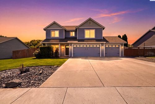 225 W 53rd Ave, Kennewick, WA, 99337-4550 | Card Image