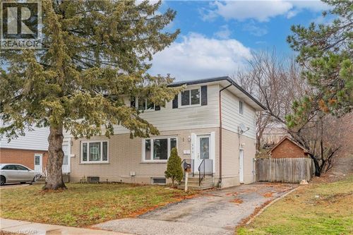 111 Chalmers St S, Cambridge, ON, N1R6A5 | Card Image