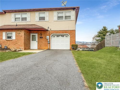 135 High Point Ln, Easton, PA, 18042-7206 | Card Image