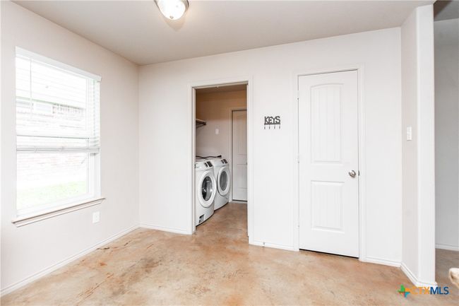 6903 Oliver Loving Dr, House other with 5 bedrooms, 3 bathrooms and null parking in Killeen TX | Image 7