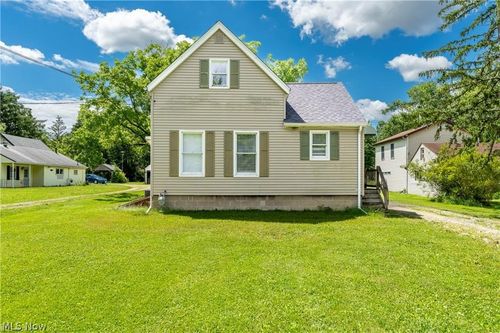 27309 Bagley Rd, Olmsted Twp, OH, 44138-1008 | Card Image