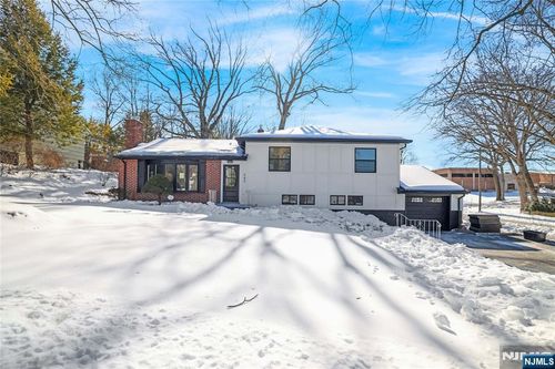 589 Fletcher Ave, Oradell, NJ, 07649-2501 | Card Image